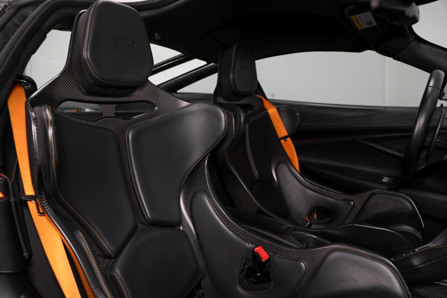 Used 2021 McLaren 765LT RWD image 2