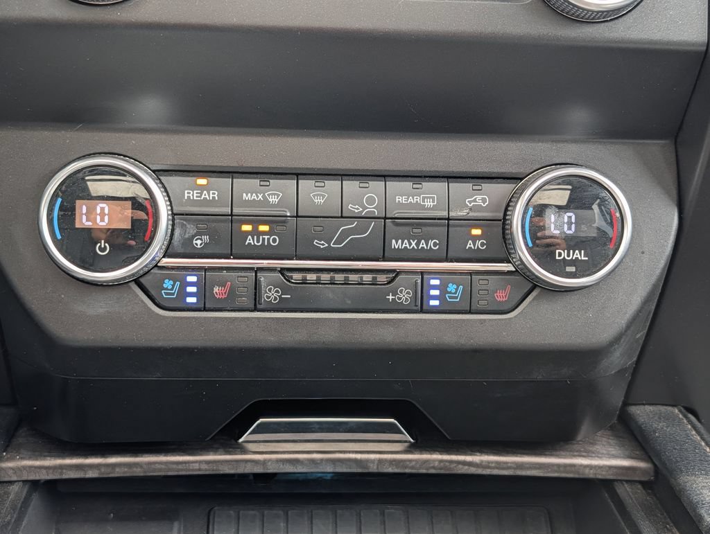 Used 2020 Ford Expedition Max Limited w/ Special Edition Package AWD/4WD image 21