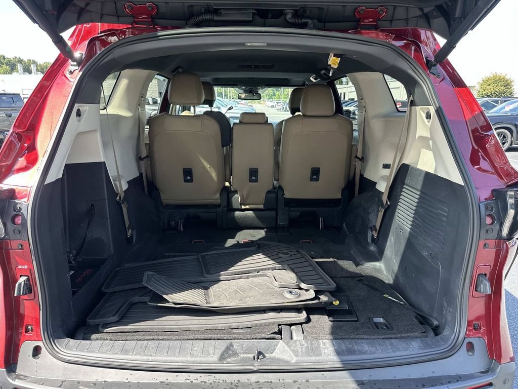 Used 2024 Toyota Sienna XLE FWD image 11