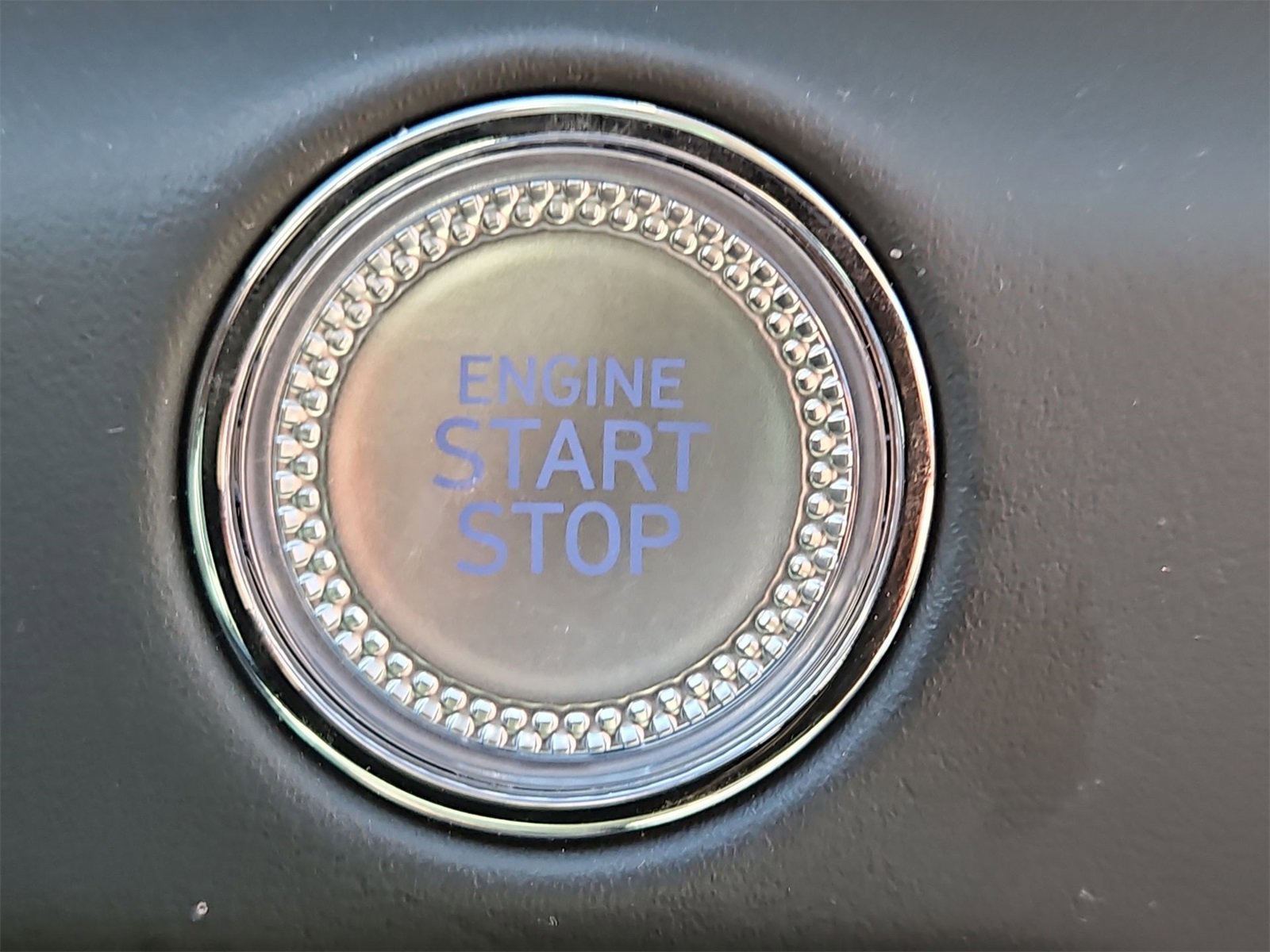 Certified 2025 Genesis GV80 2.5T Select image 24