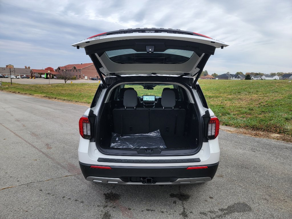 New 2026 Ford Explorer Active image 12