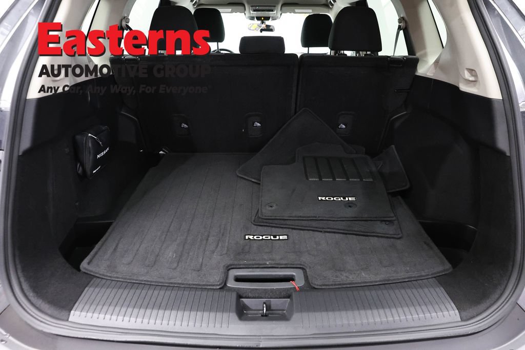 Used 2023 Nissan Rogue SV AWD/4WD image 9