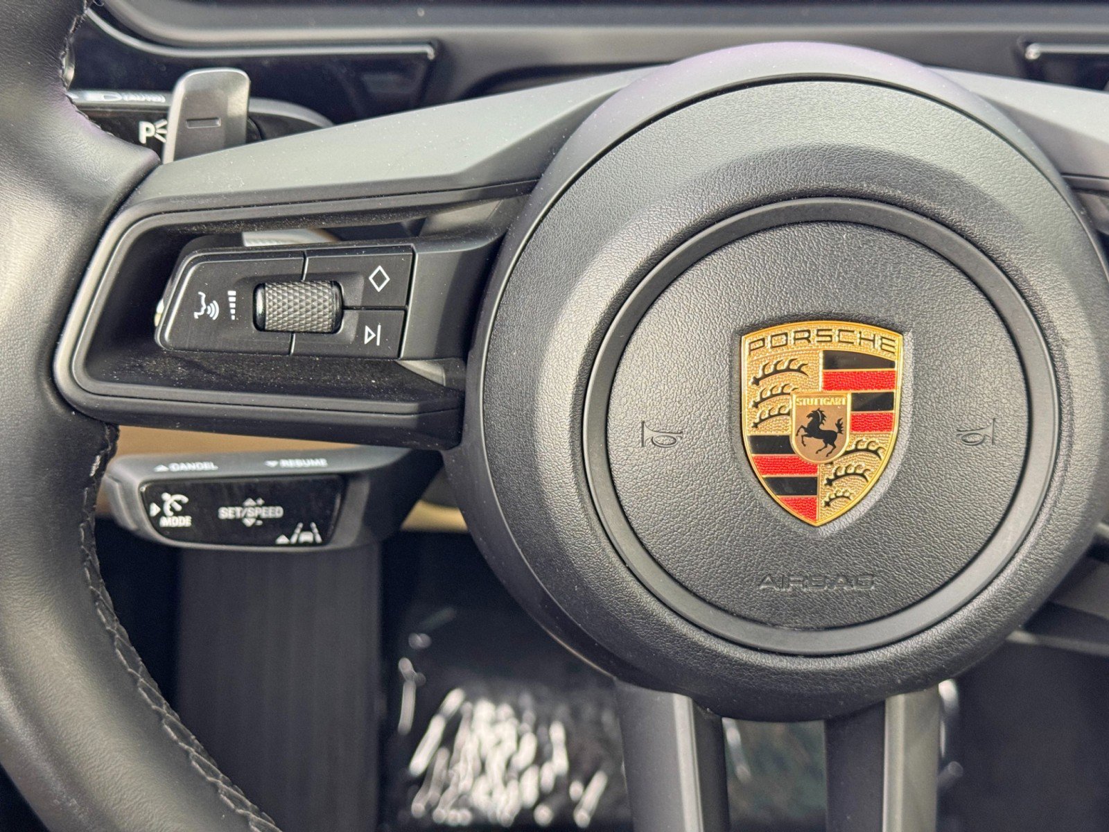 Used 2024 Porsche Cayenne w/ Sport Chrono Package image 22
