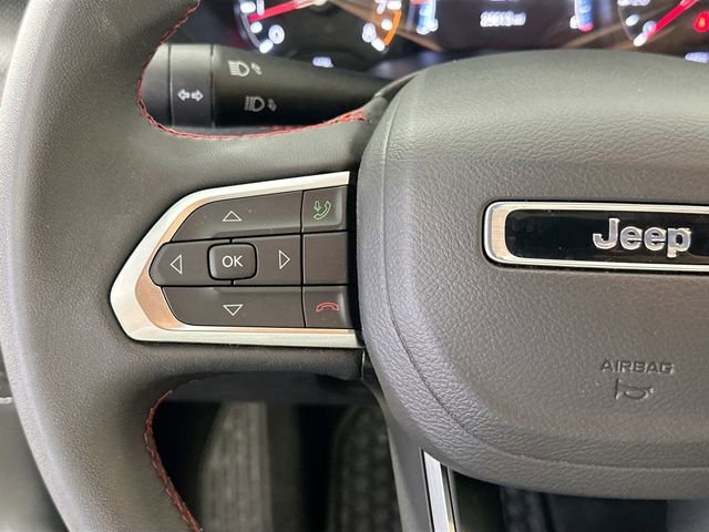 Used 2025 Jeep Compass Trailhawk image 19