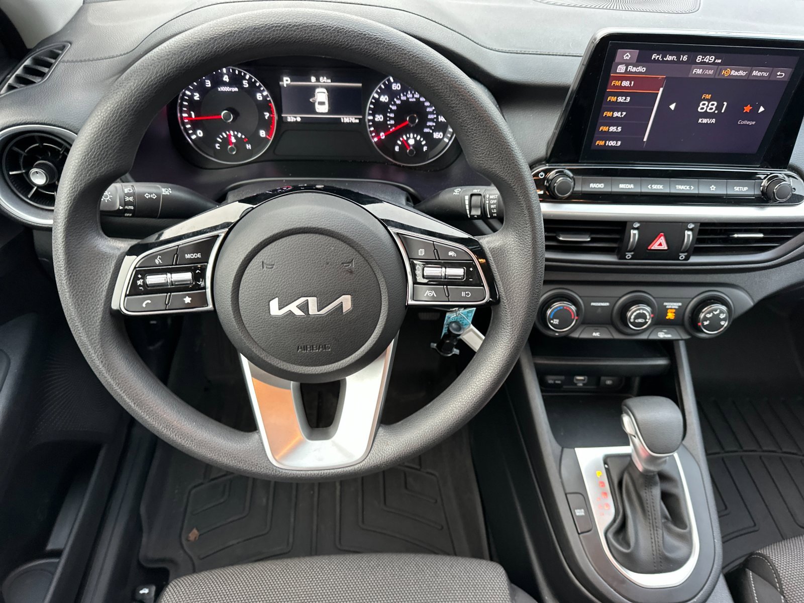 Used 2024 Kia Forte LXS image 13