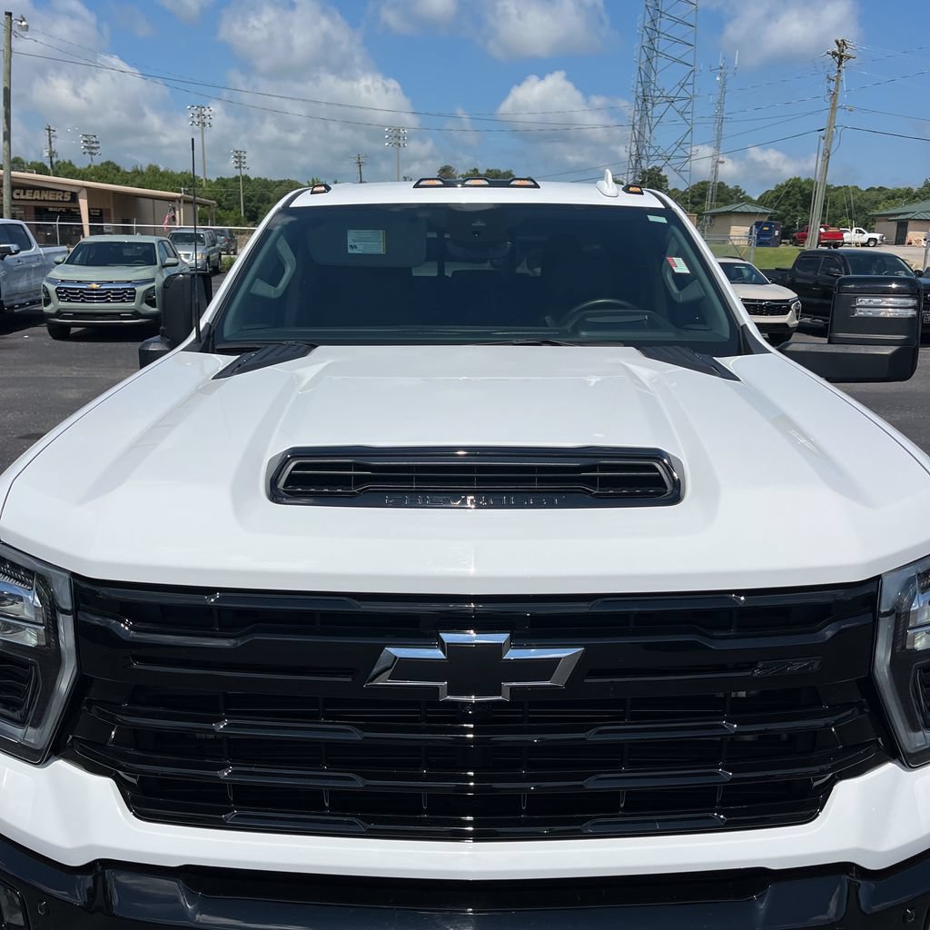 Used 2025 Chevrolet Silverado 2500 LTZ w/ Trail Boss Package AWD/4WD image 3