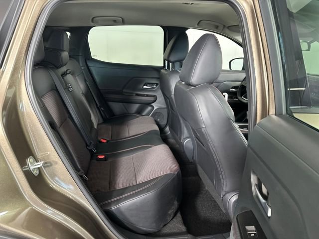 Certified 2025 Nissan Kicks SR image 27