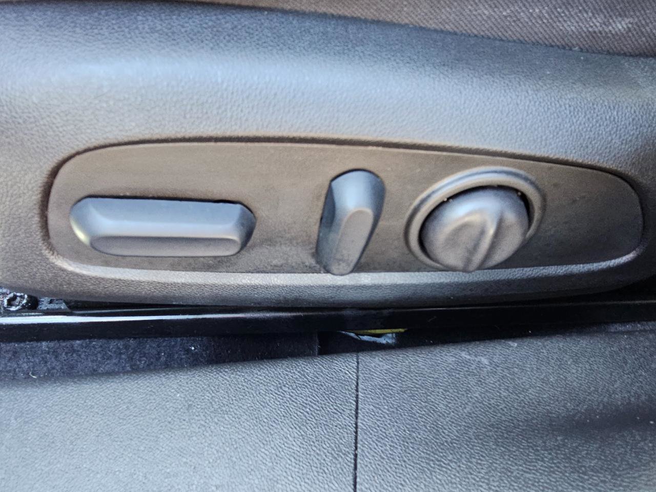 Used 2023 Chevrolet Malibu LS image 30