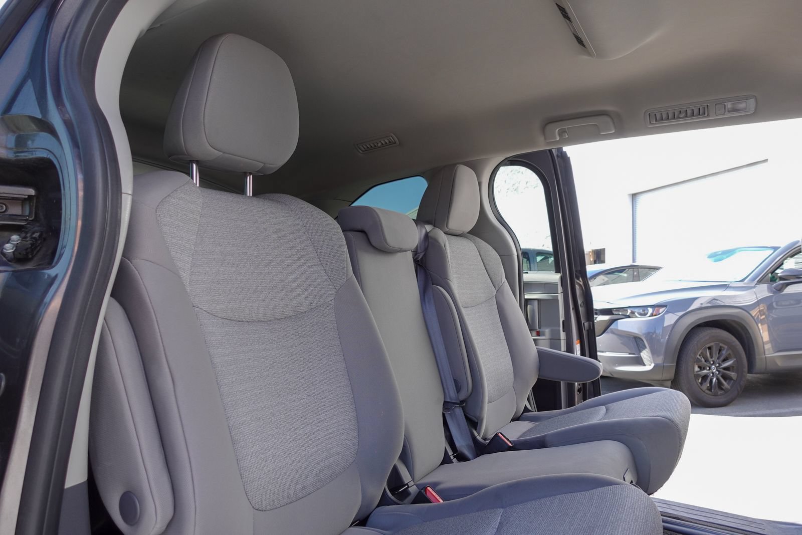 Used 2024 Toyota Sienna LE AWD/4WD image 14