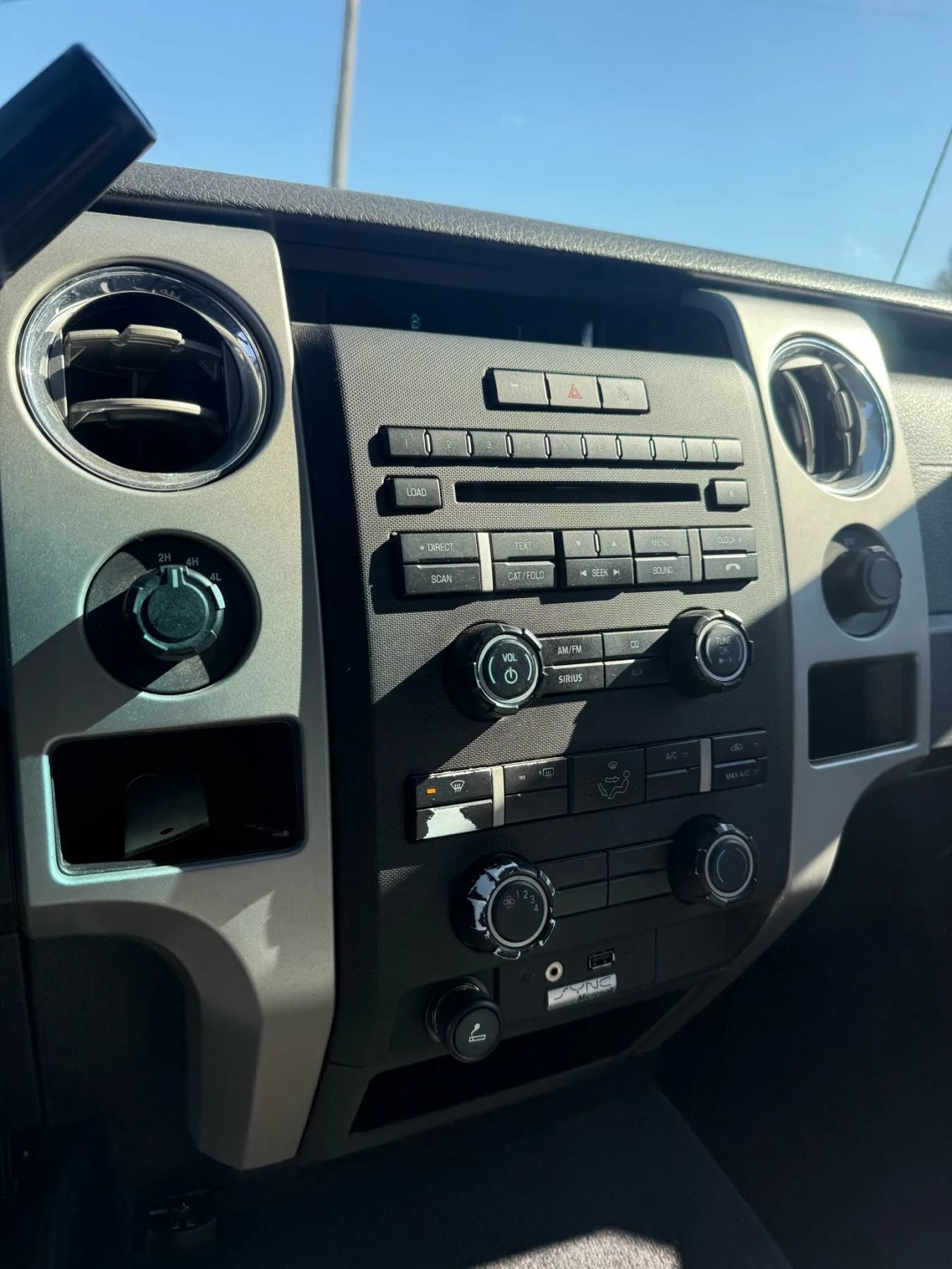 Used 2011 Ford F150 XLT w/ XLT Chrome Pkg AWD/4WD image 13