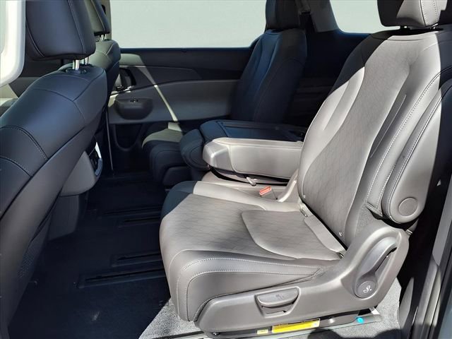 New 2026 Kia Carnival SX FWD image 23