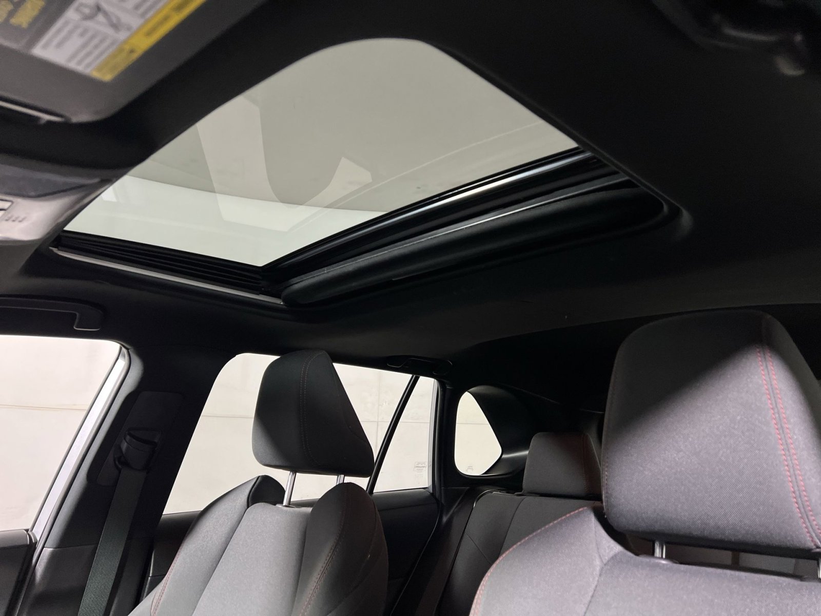 Used 2021 Toyota RAV4 SE image 22