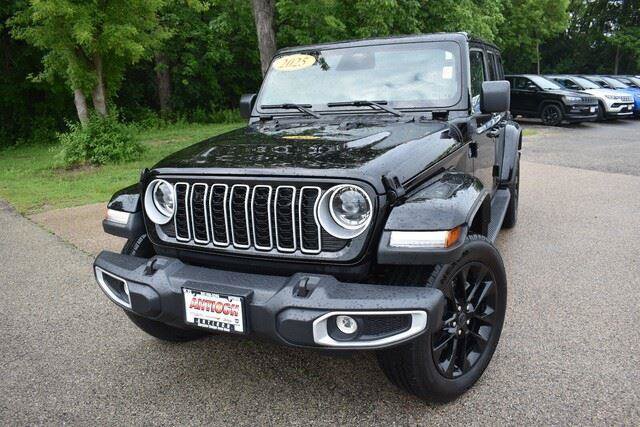 Used 2025 Jeep Wrangler Sahara 4xe AWD/4WD image 12