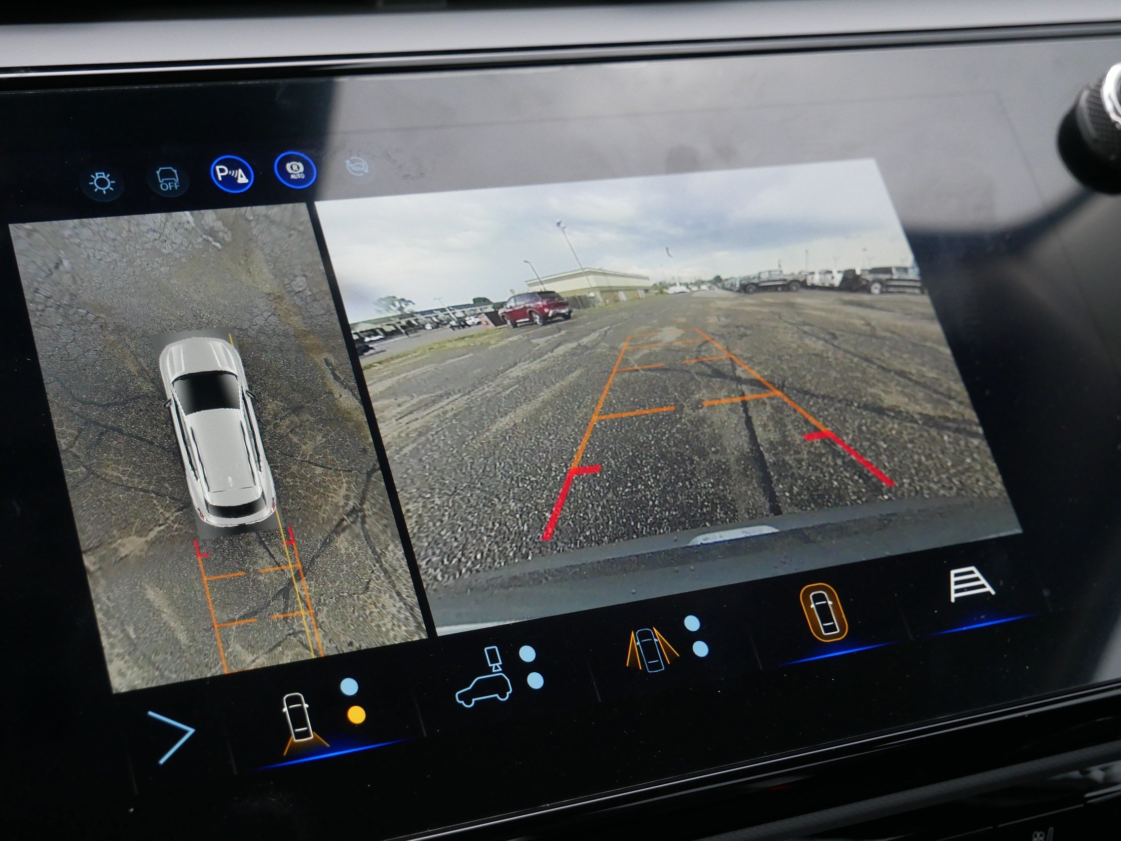 New 2027 Chevrolet Bolt RS w/ Technology Package FWD image 28