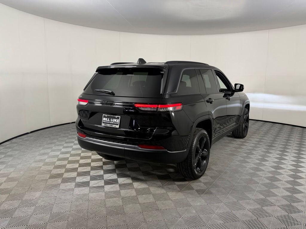 Used 2026 Jeep Grand Cherokee Limited w/ Limited Altitude Package AWD/4WD image 7