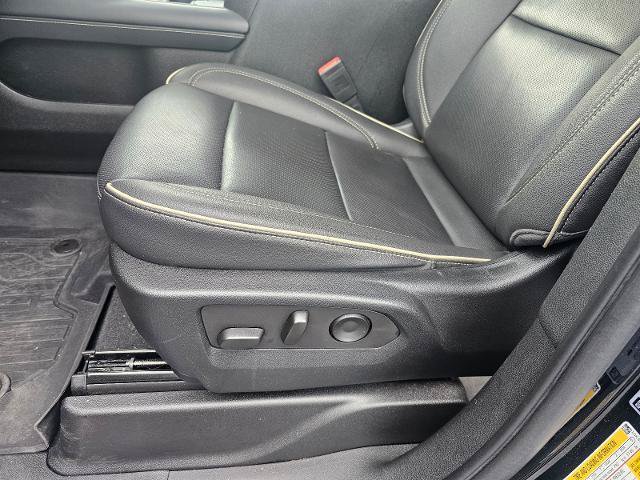 Used 2023 GMC Yukon SLT RWD image 49