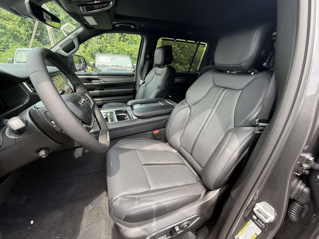 New 2026 Jeep Grand Wagoneer Limited AWD/4WD image 22