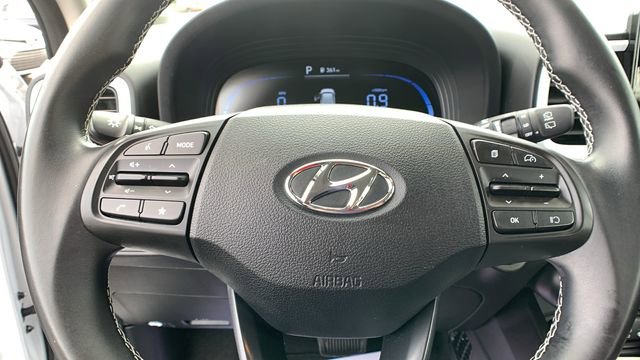 Certified 2023 Hyundai Venue Limited w/ Cargo Package FWD image 16