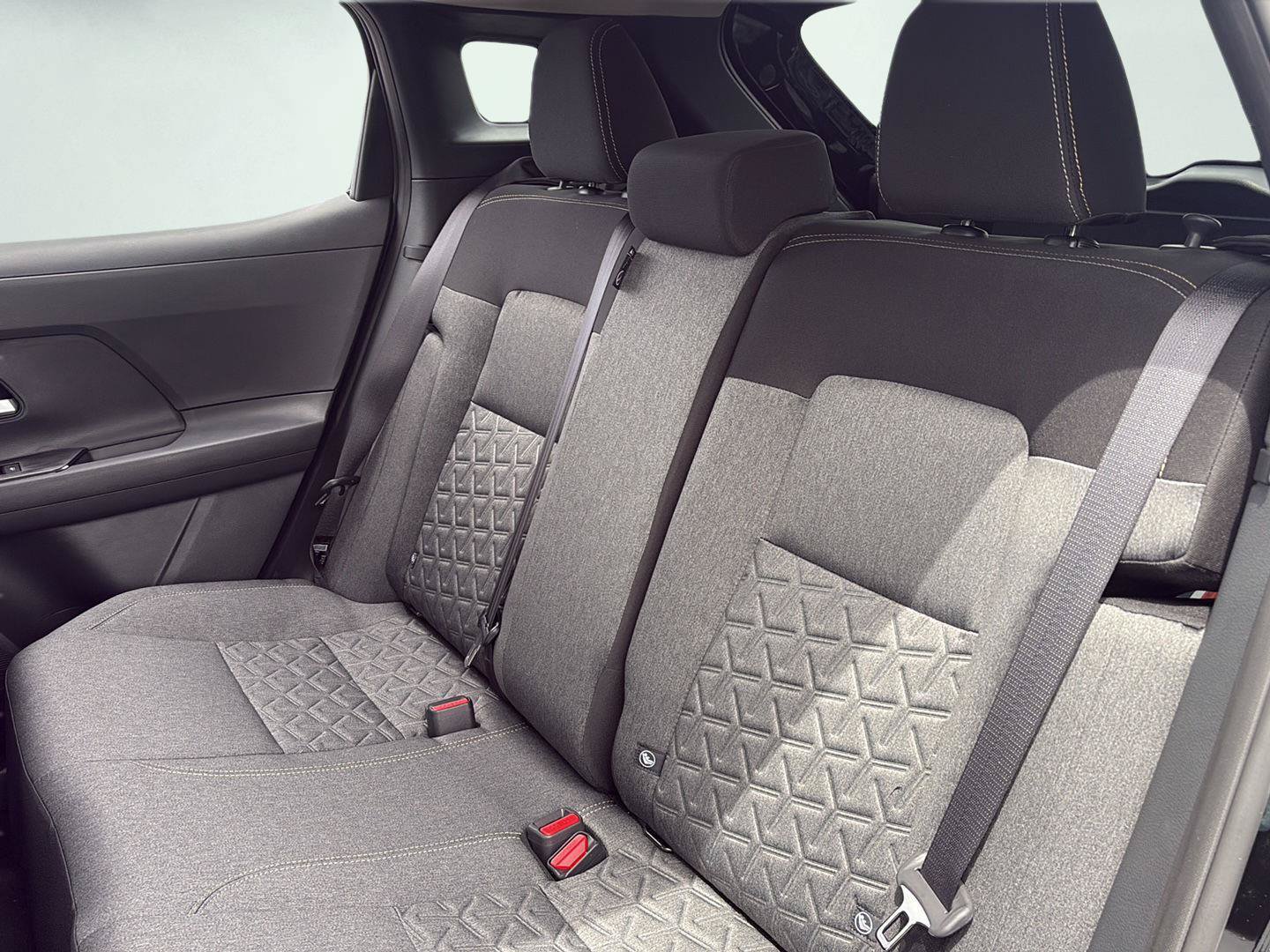New 2026 Nissan Kicks SV w/ Cold Weather Package FWD image 21