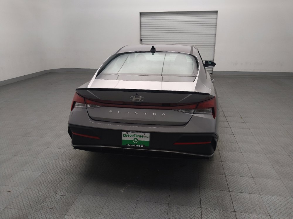 Used 2025 Hyundai Elantra Sport FWD image 7