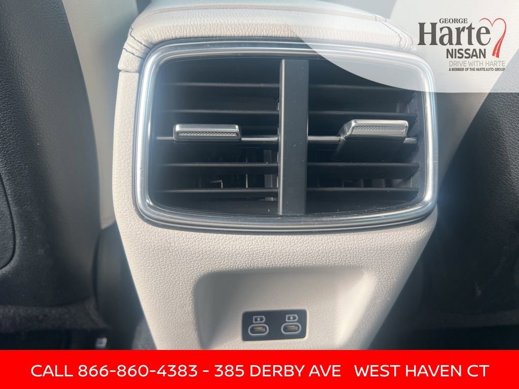 Used 2024 Genesis G70 2.5T image 36