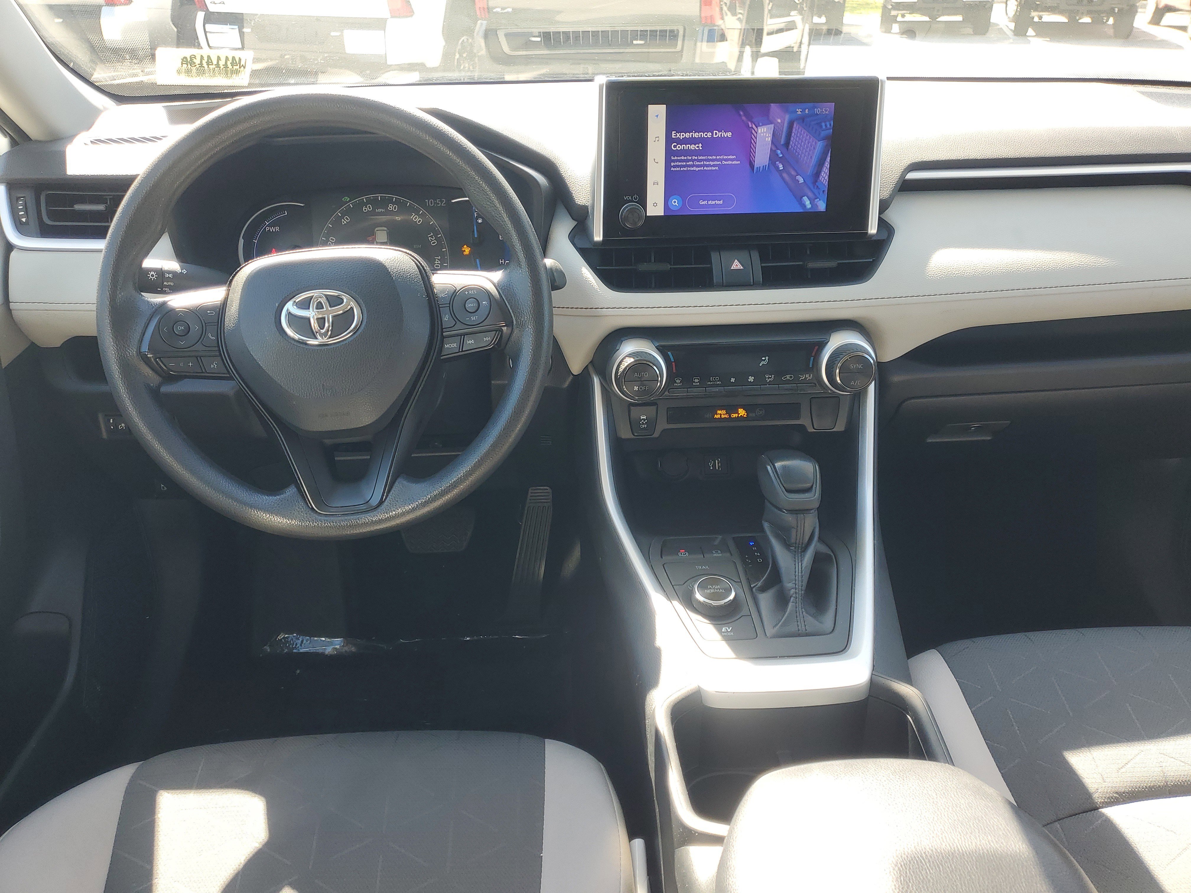 Used 2024 Toyota RAV4 XLE image 9