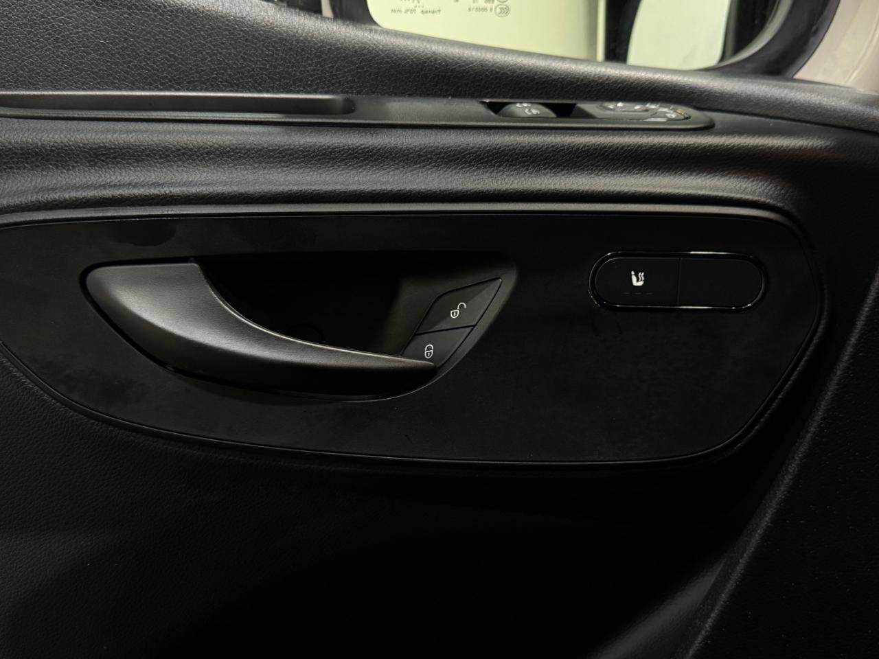 Used 2021 Mercedes-Benz Sprinter 2500 image 25