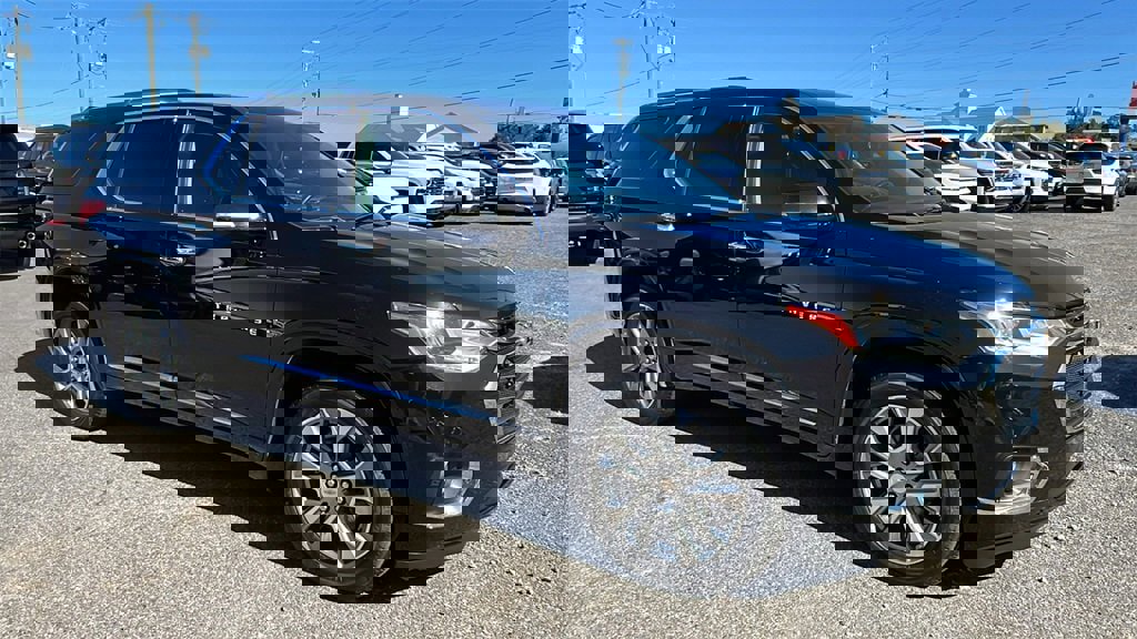 Used 2020 Chevrolet Traverse Premier w/ LPO, Floor Liner Package image 3