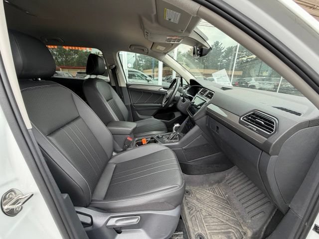 Used 2023 Volkswagen Tiguan SE AWD/4WD image 11