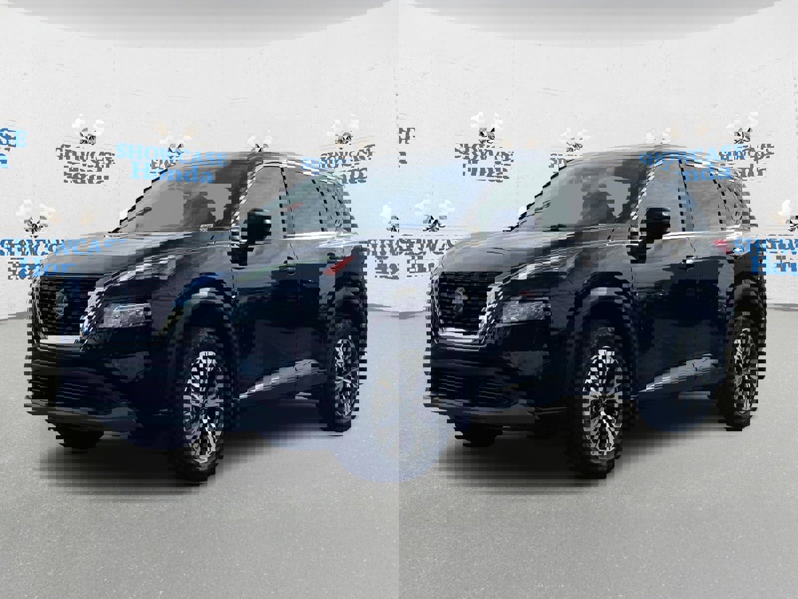 Used 2023 Nissan Rogue SV image 2