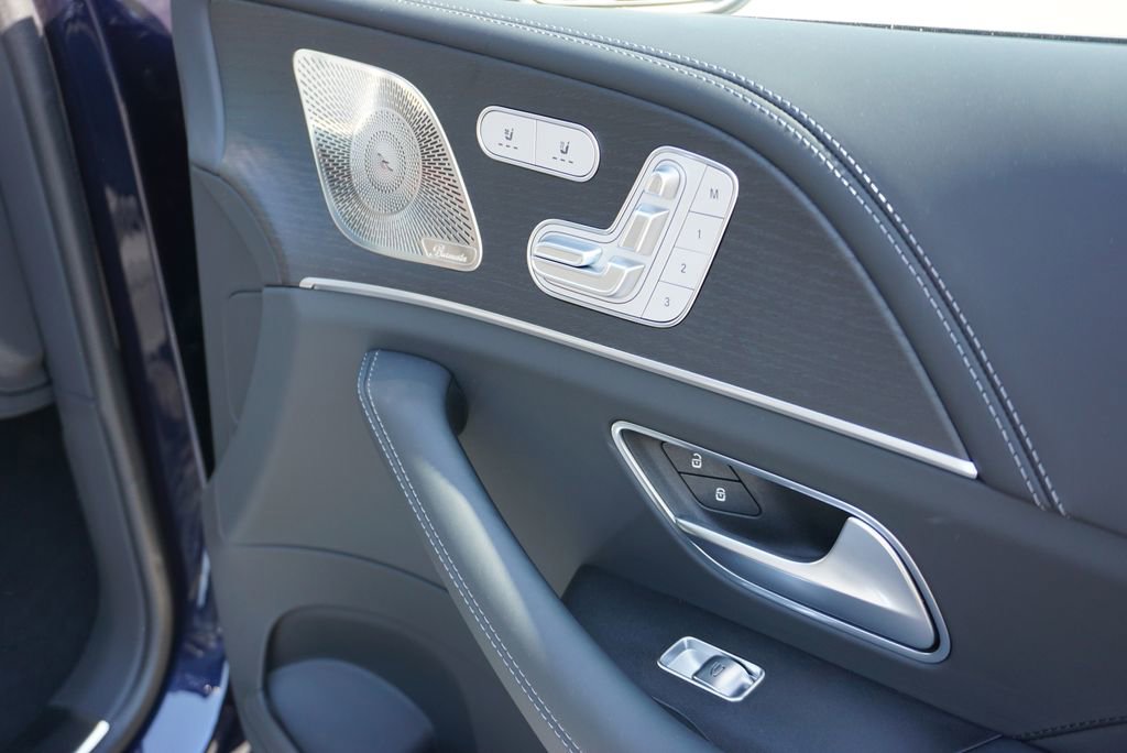 Certified 2025 Mercedes-Benz Maybach GLS 600 4MATIC image 57