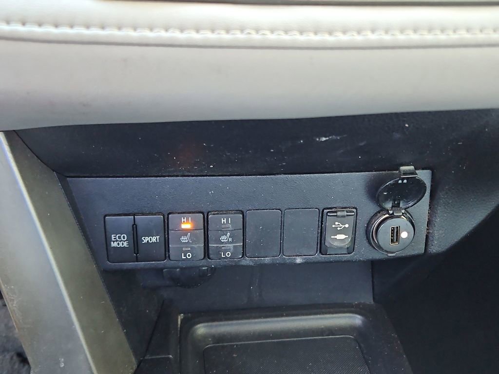 Used 2014 Toyota RAV4 Limited FWD image 17