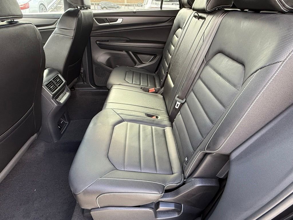 New 2026 Volkswagen Atlas Cross Sport SEL R-Line image 14