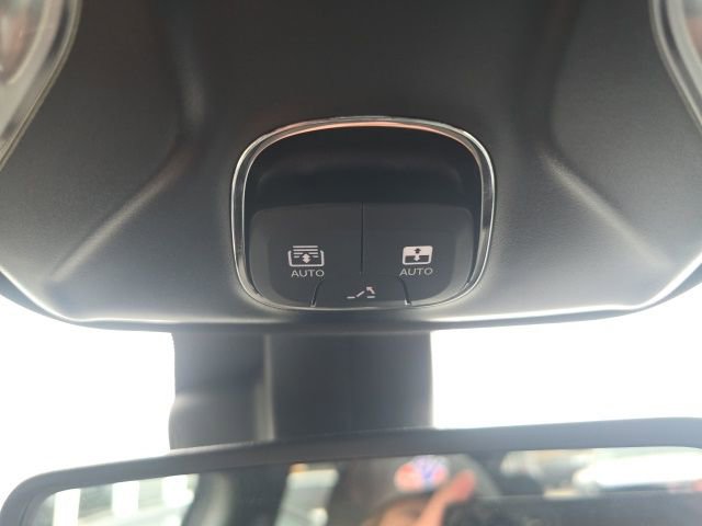 Used 2024 Jeep Compass Latitude w/ Sun and Sound Group AWD/4WD image 26