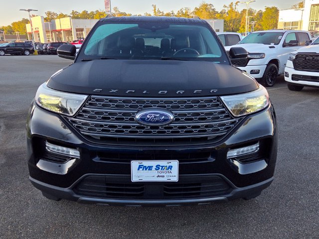 Used 2023 Ford Explorer XLT w/ Equipment Group 202A RWD image 2