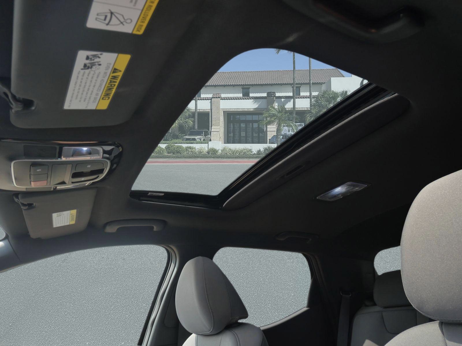 Used 2023 Hyundai Santa Cruz SEL Premium image 11