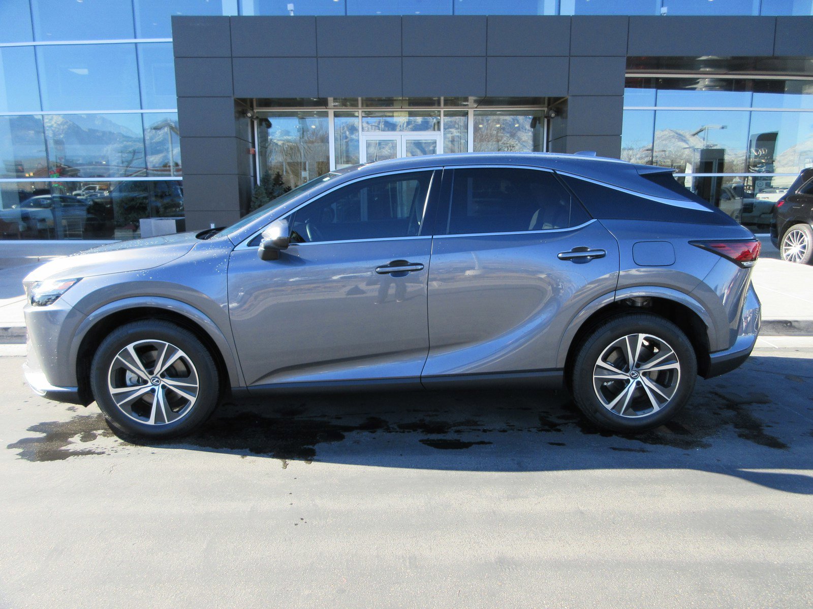 Used 2023 Lexus RX 350h image 3