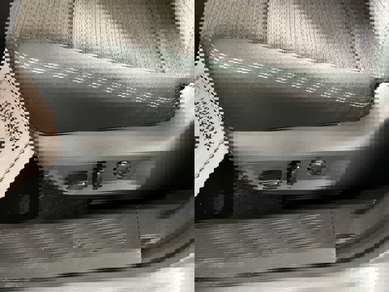 Used 2023 Nissan Rogue SV image 14