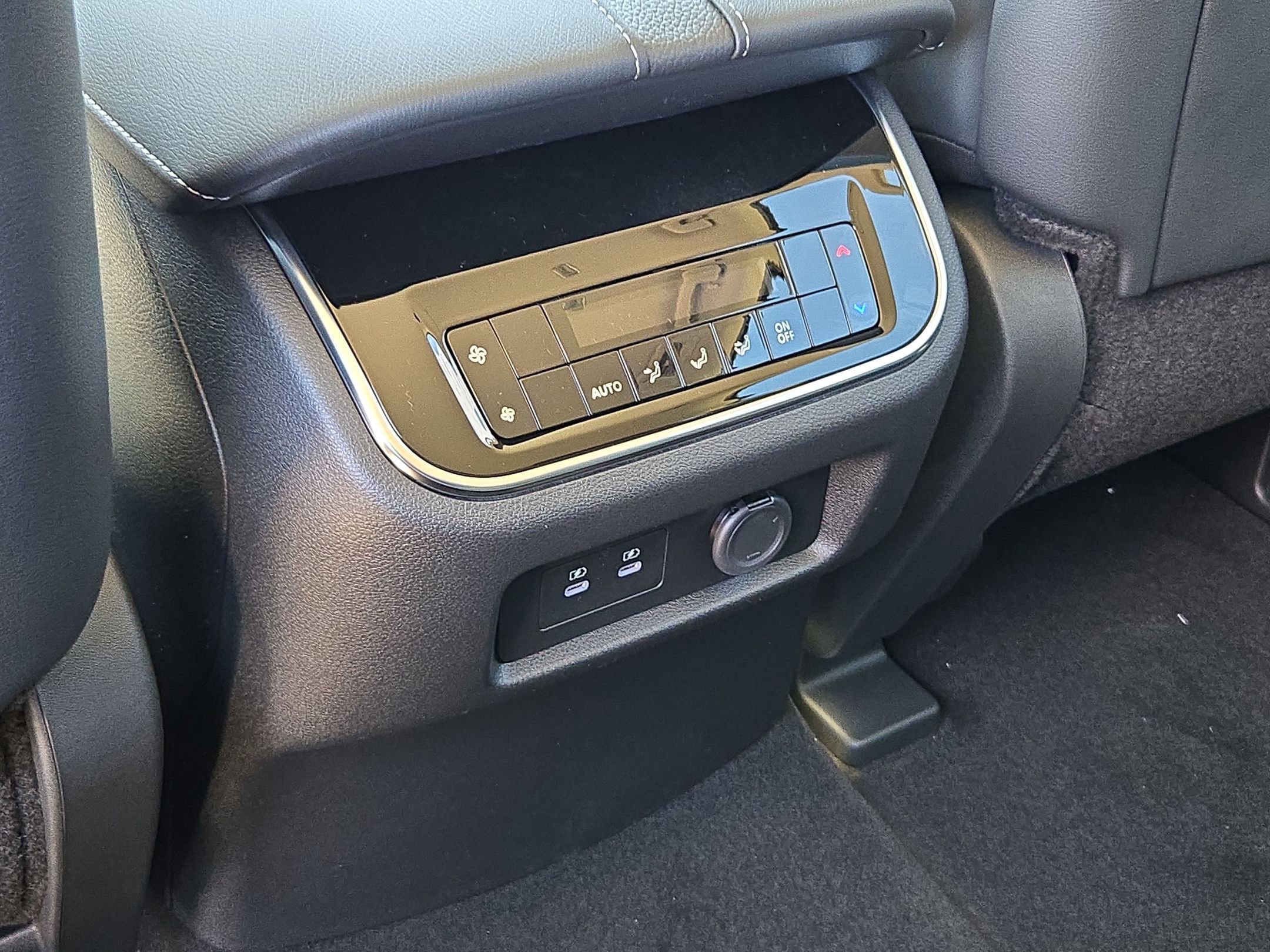 New 2026 Nissan Armada SV image 17