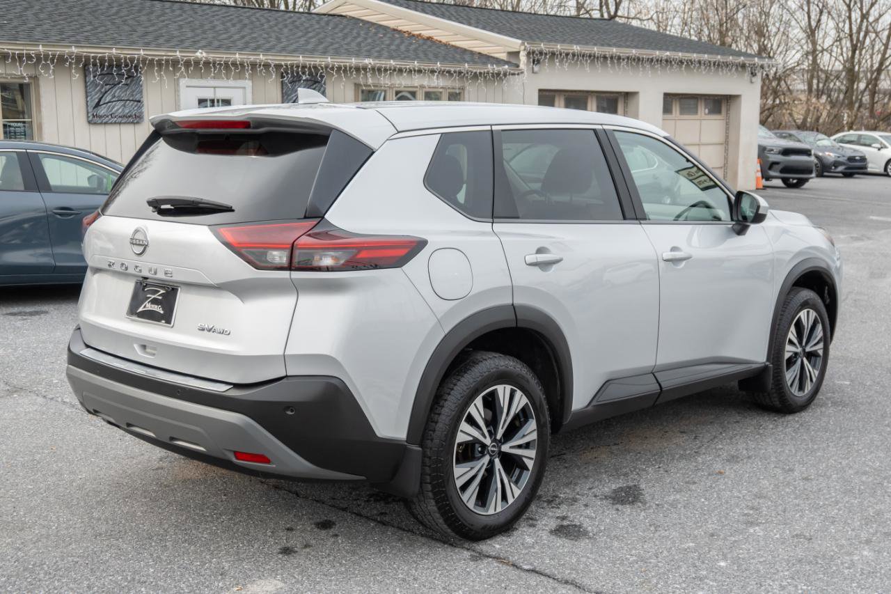 Used 2023 Nissan Rogue SV image 11