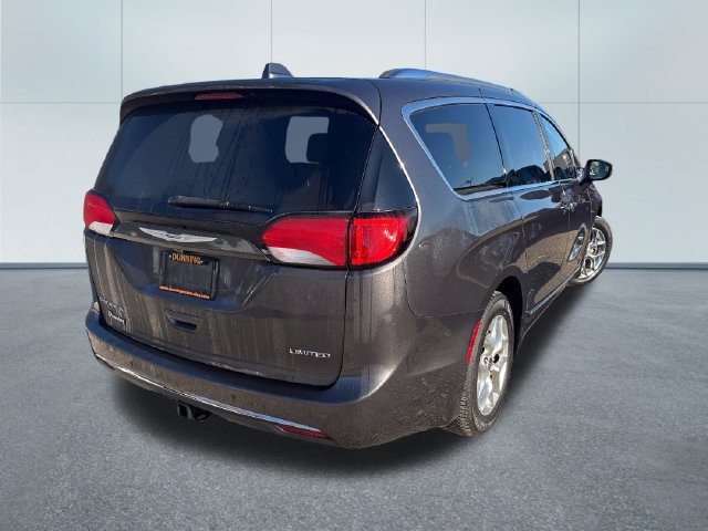 Used 2017 Chrysler Pacifica Limited FWD image 4