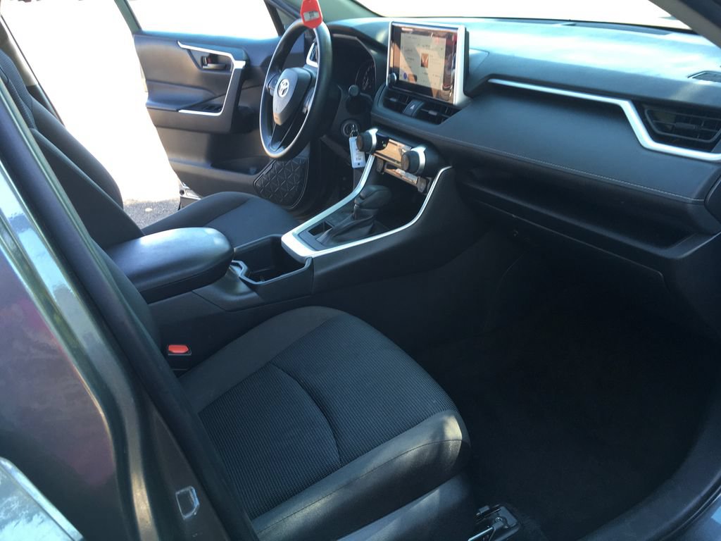 Used 2025 Toyota RAV4 LE AWD/4WD image 28