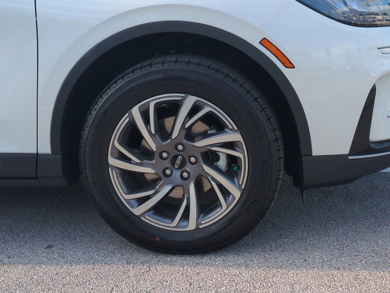 New 2026 Lincoln Corsair Premiere image 10