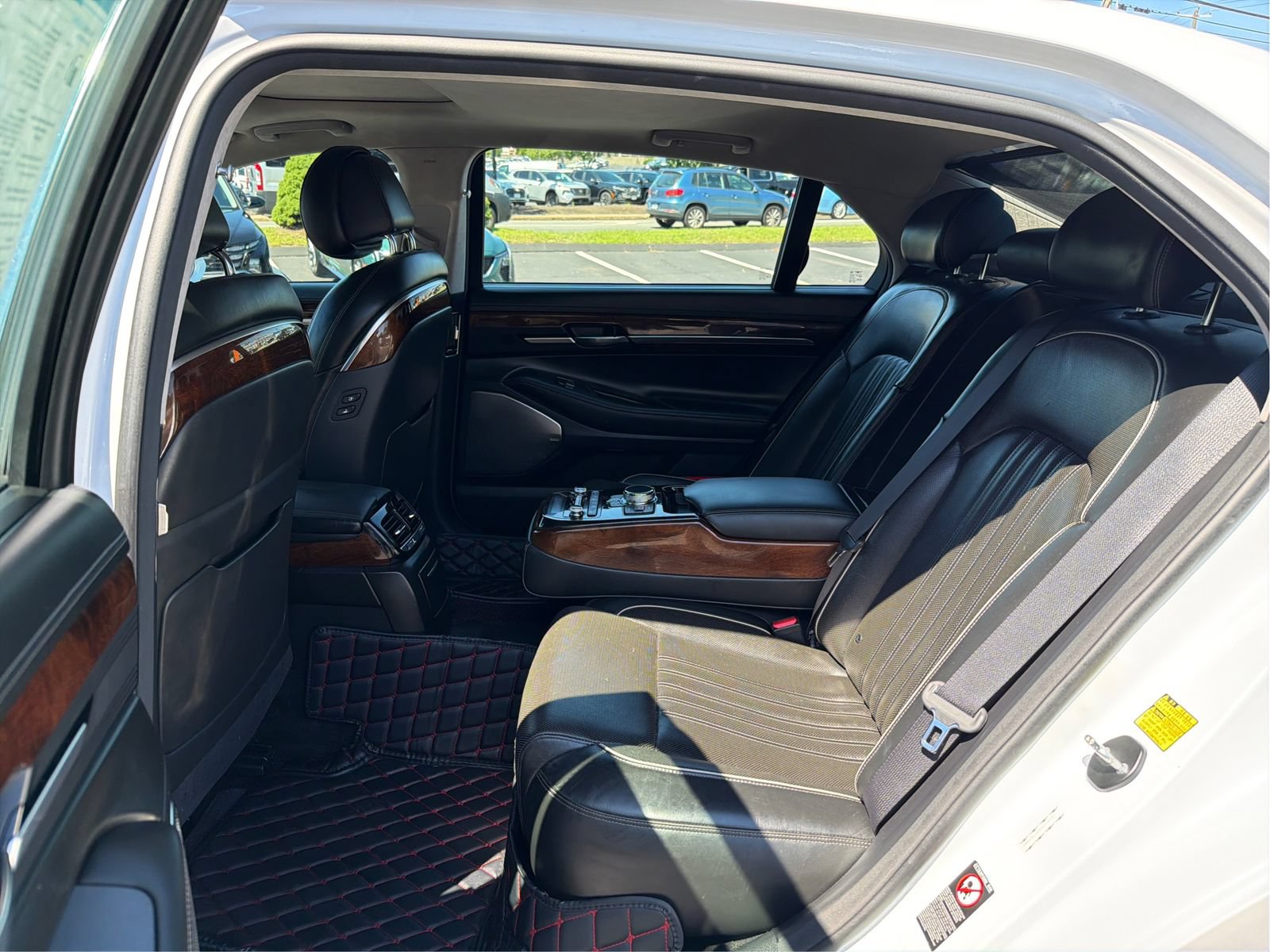 Used 2017 Genesis G90 3.3T Premium AWD/4WD image 10