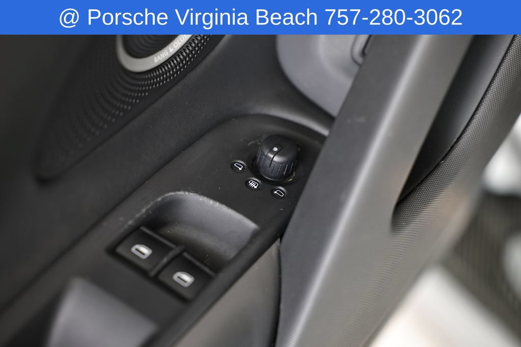 Used 2011 Audi R8 V10 AWD/4WD image 24