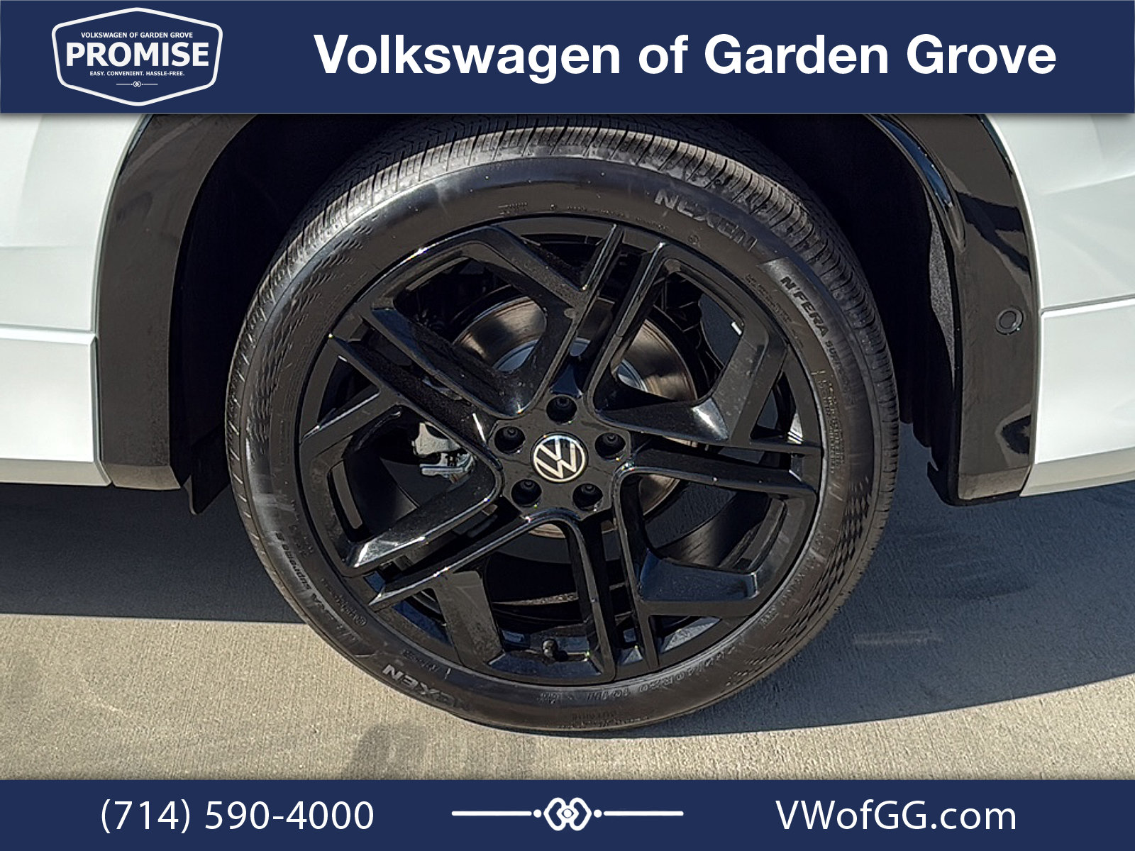 New 2026 Volkswagen Tiguan SE R-Line FWD image 9
