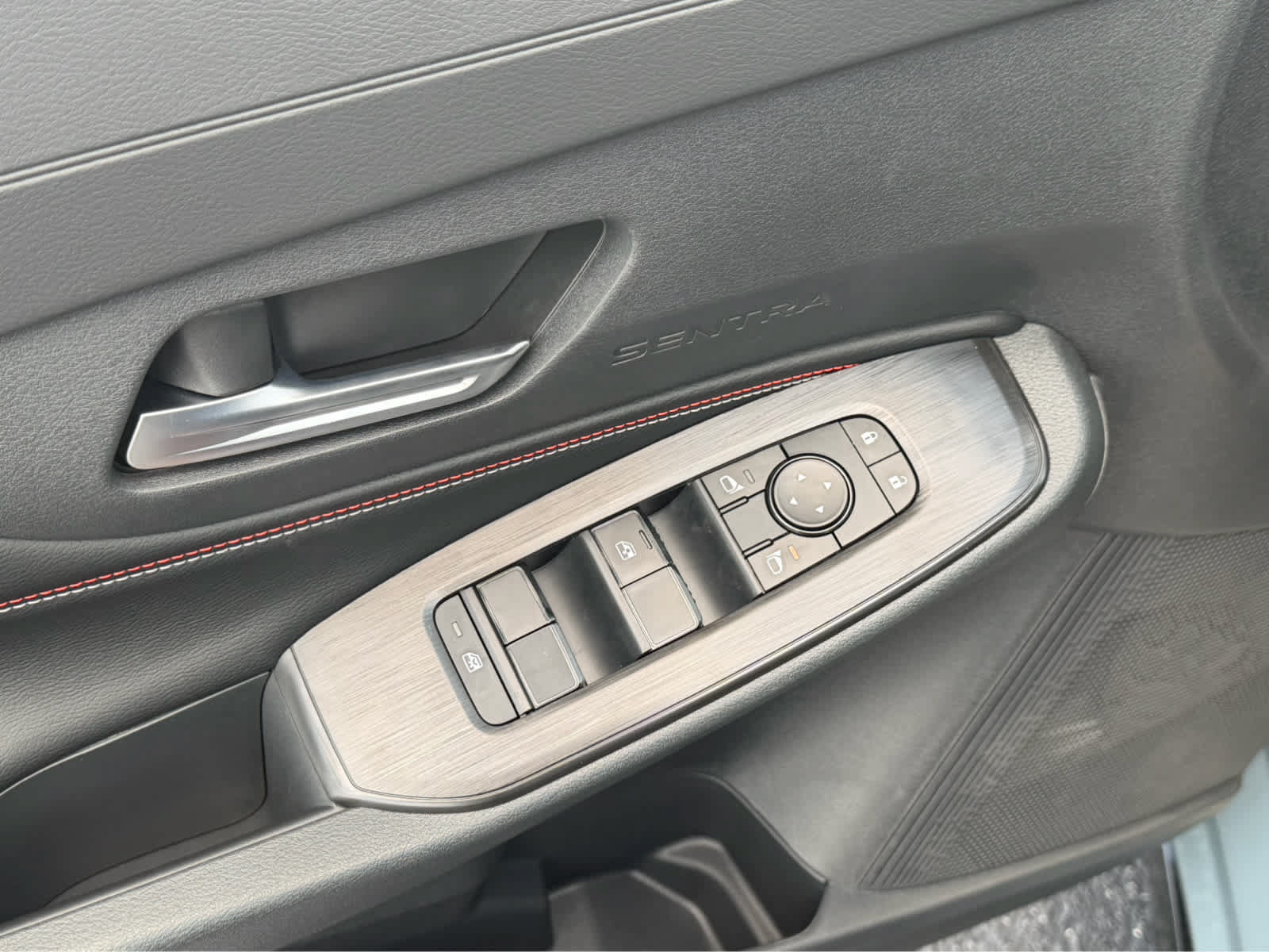 New 2026 Nissan Sentra SR FWD image 10