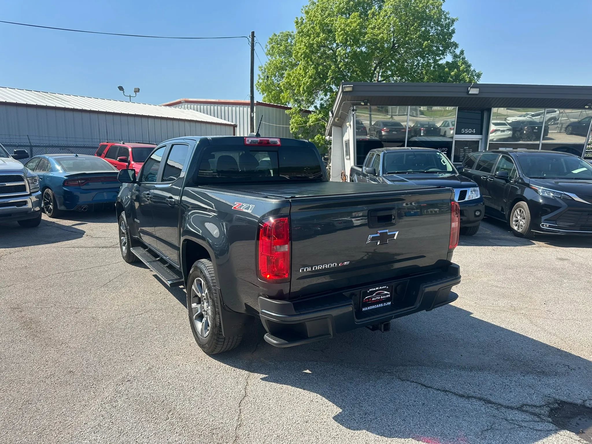 Used 2017 Chevrolet Colorado Z71 AWD/4WD image 3