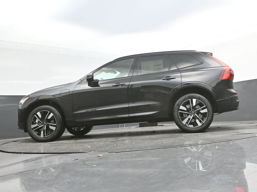 New 2026 Volvo XC60 T8 Core w/ Climate Package image 31
