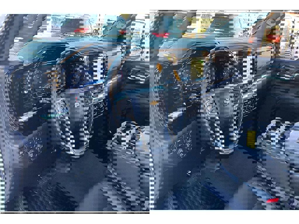 Used 2025 Chevrolet Silverado 3500 LTZ image 16